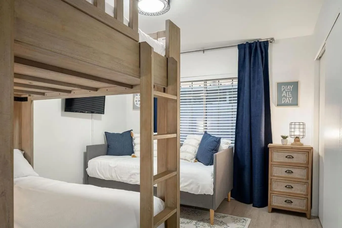 Blue Agave Home - Chic & Stylish With Pool Putt & Games Phoenix