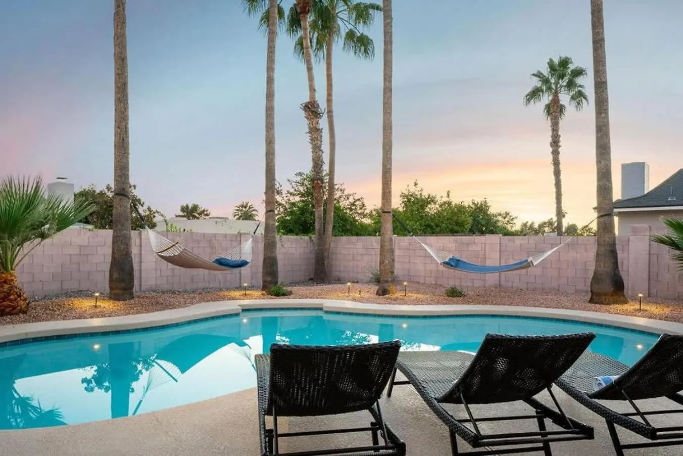 Blue Agave Home - Chic & Stylish With Pool Putt & Games Phoenix